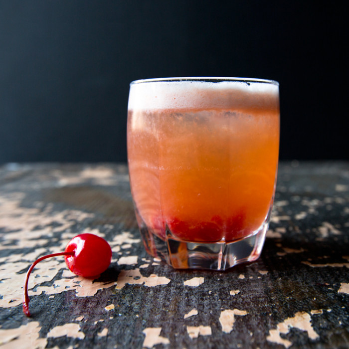 Warm Weather Whiskey Drinks // Weekend Finds on Serious Crust